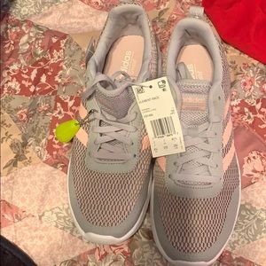 Adidas tennis shoes size 8.5